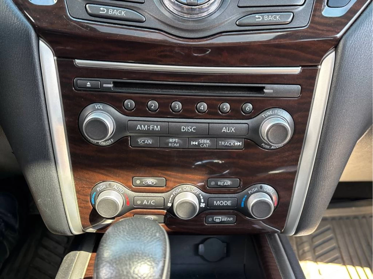 2014 Nissan Pathfinder S/SV/SL/Platinum Image principale