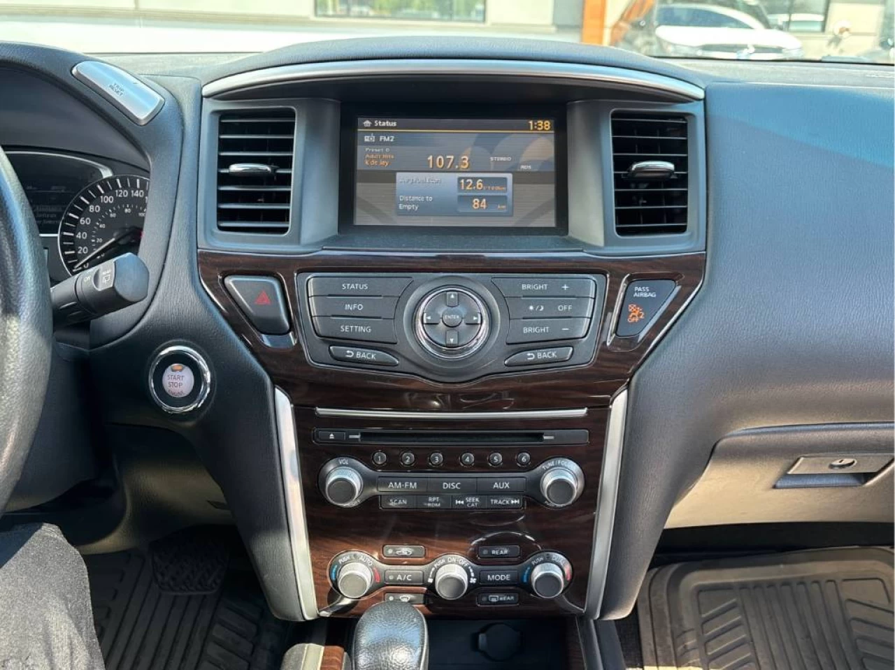 2014 Nissan Pathfinder S/SV/SL/Platinum Image principale