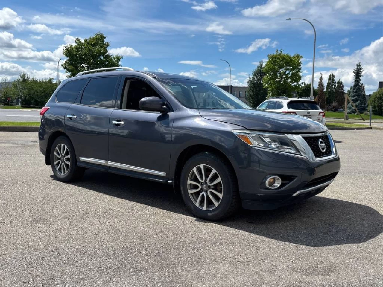 2014 Nissan Pathfinder S/SV/SL/Platinum Image principale