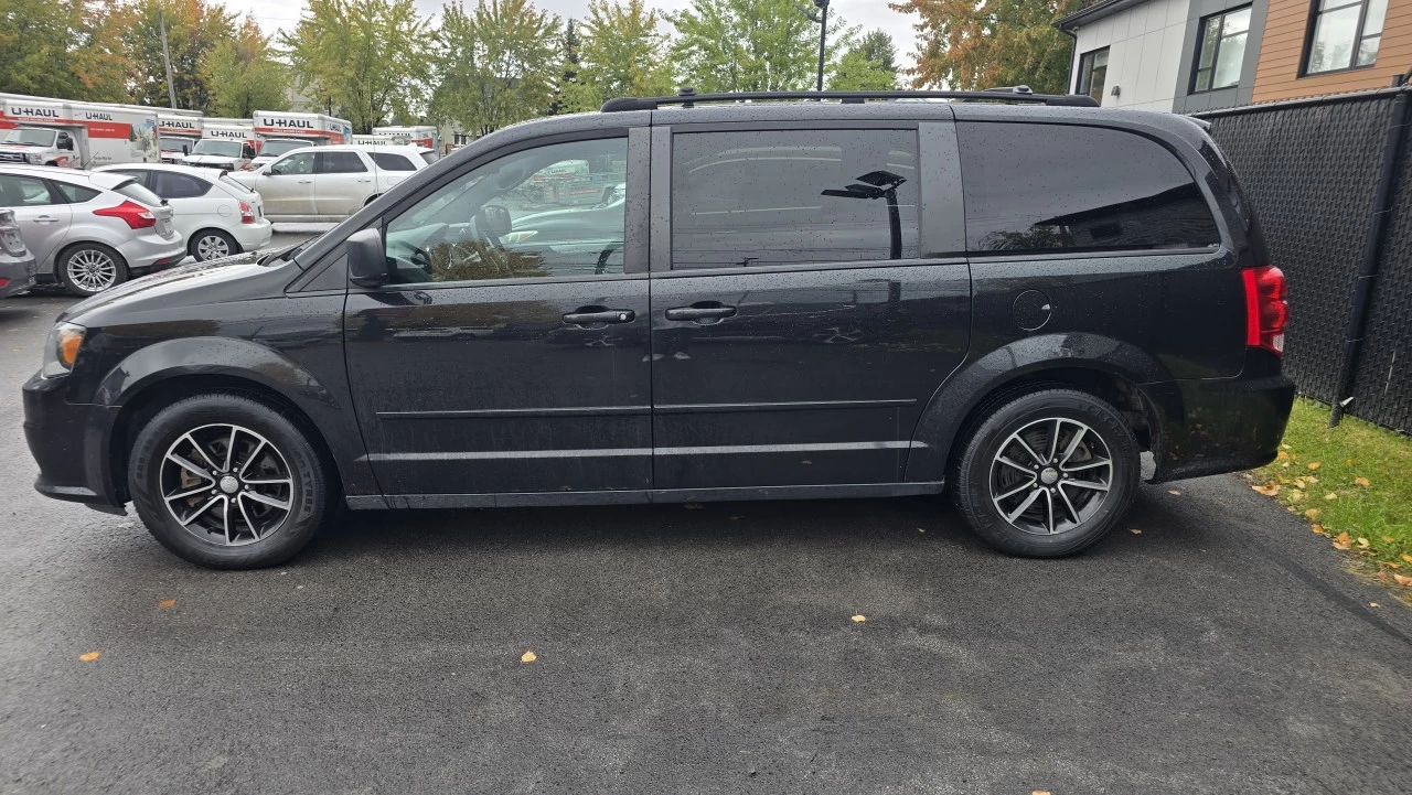 2016 Dodge Grand Caravan SXT Main Image