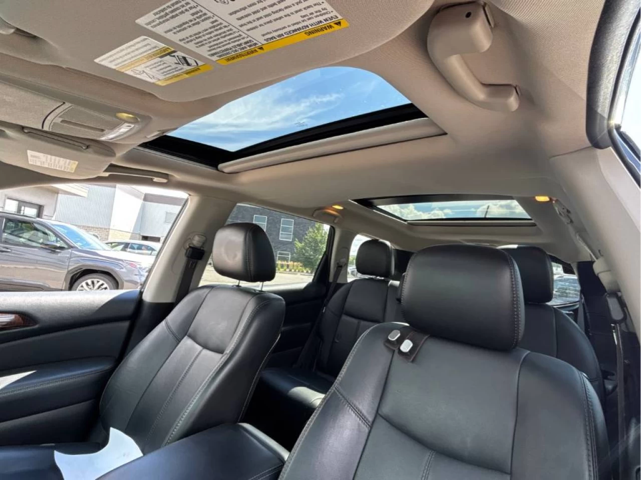 2014 Nissan Pathfinder S/SV/SL/Platinum Image principale
