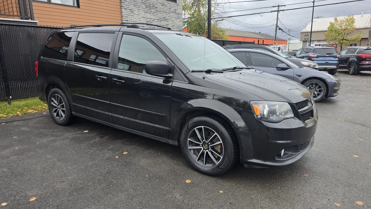 2016 Dodge Grand Caravan SXT Main Image