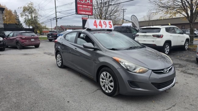 Hyundai Elantra - 2011