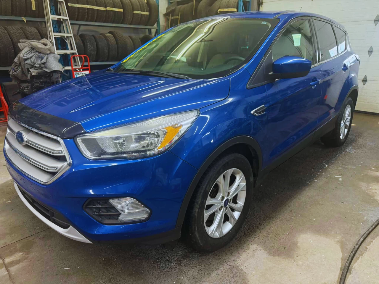 2017 Ford Escape SE Main Image