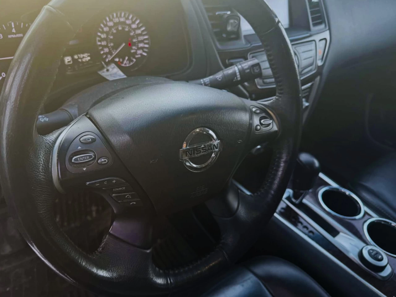 2015 Nissan Pathfinder SL Image principale