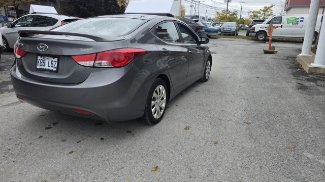 Hyundai Elantra GL 2011