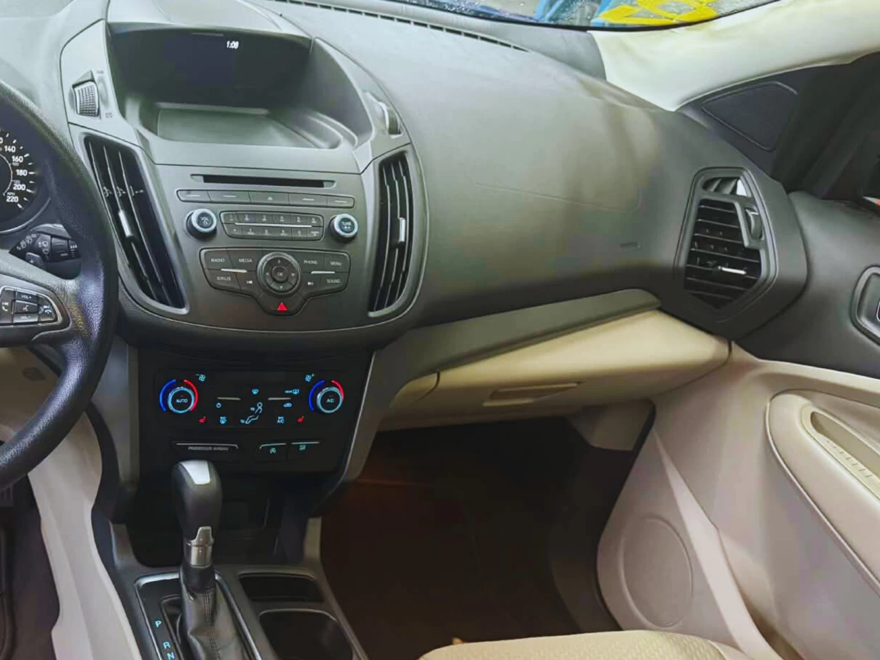 2017 Ford Escape SE Main Image