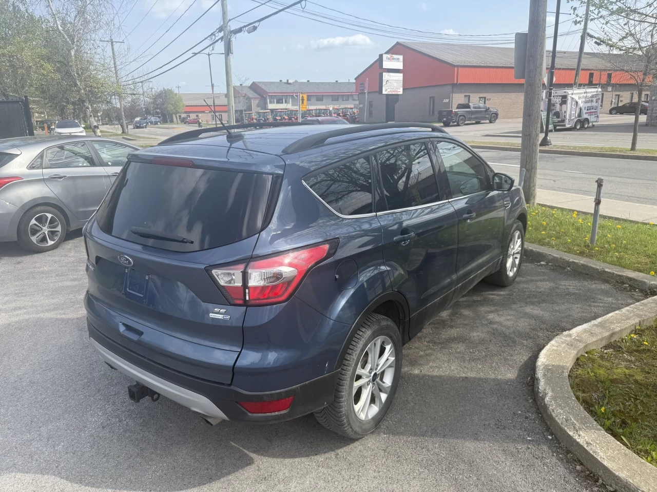 2018 Ford Escape SE AWD Image principale