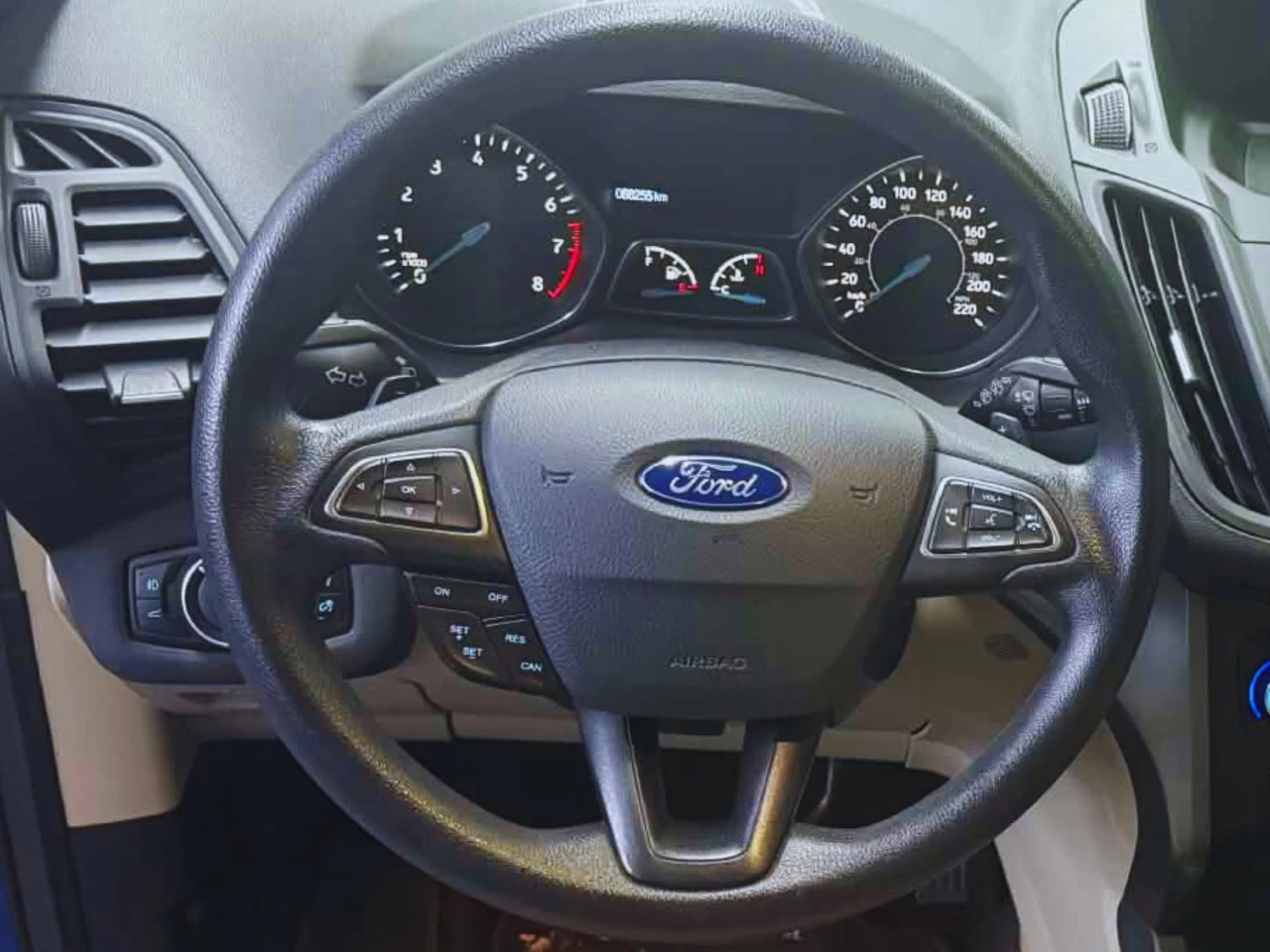 2017 Ford Escape SE Main Image