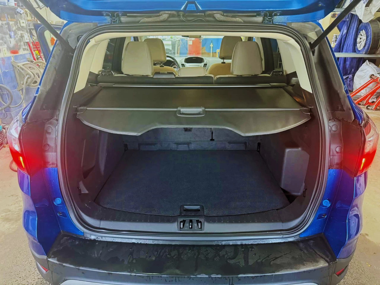 2017 Ford Escape SE Main Image