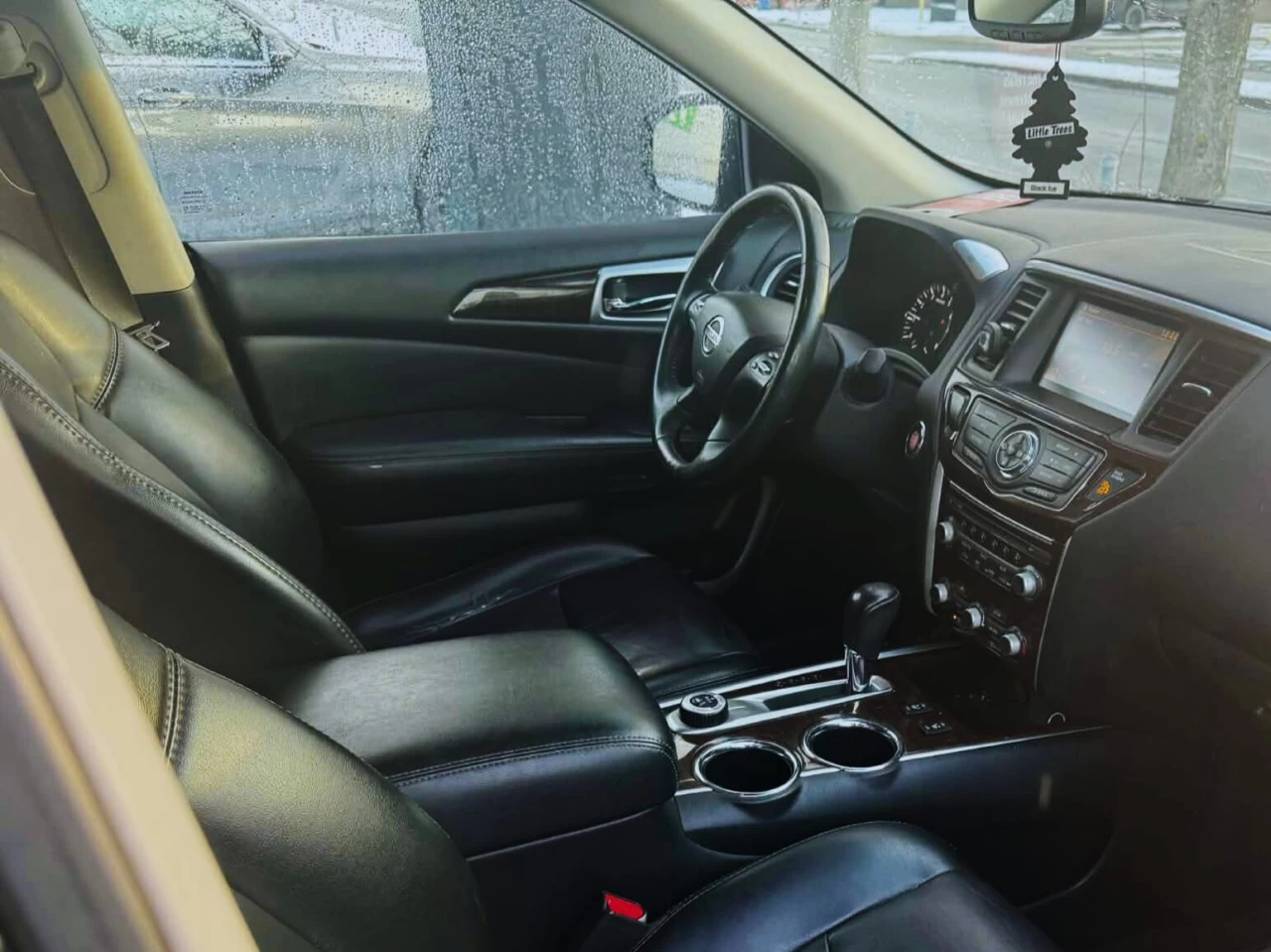 2015 Nissan Pathfinder SL Image principale