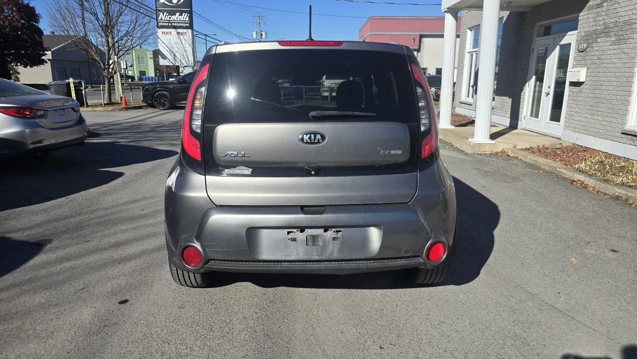 2016 Kia Soul EX/EX+ ECO/SX/SX Luxury/EX+/Sport Inferno Red/Black/Sport Onyx Black/Red/Urban Cappuccino/Urban Titanium/Urban Inferno Red/Sport Polar White/Red/Energy Edition Image principale