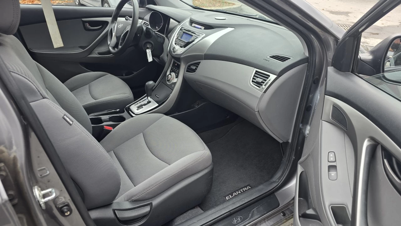 2011 Hyundai Elantra GL Image principale