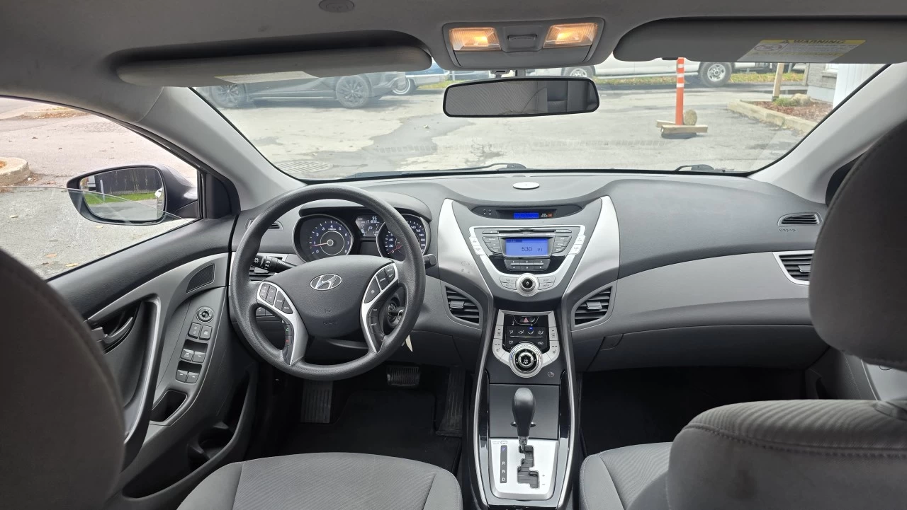 2011 Hyundai Elantra GL Image principale