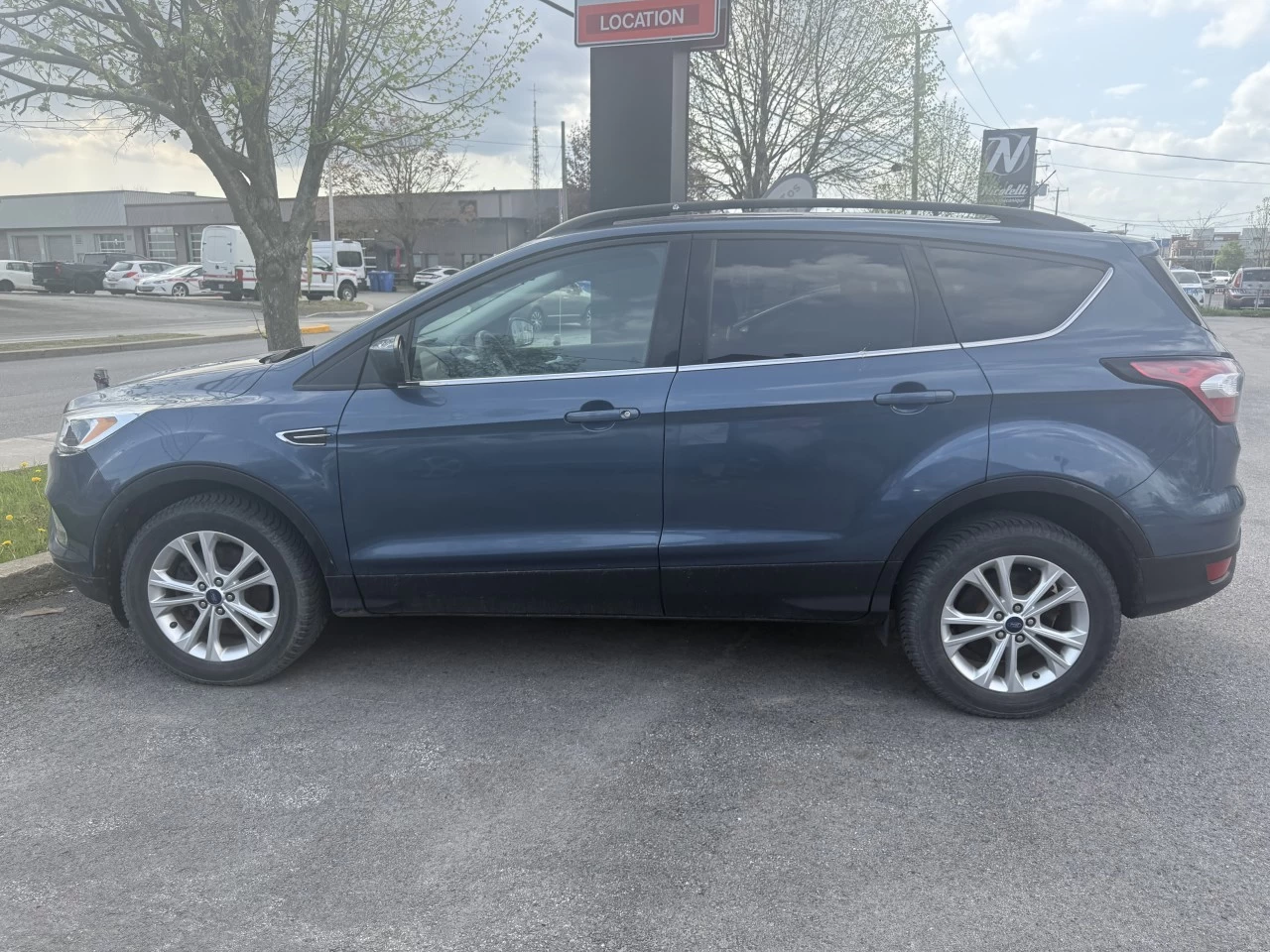 2018 Ford Escape SE AWD Image principale