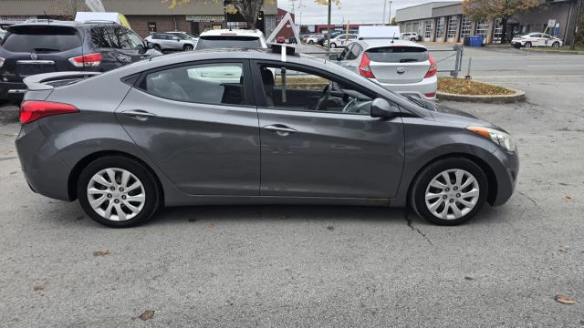 Hyundai Elantra GL 2011