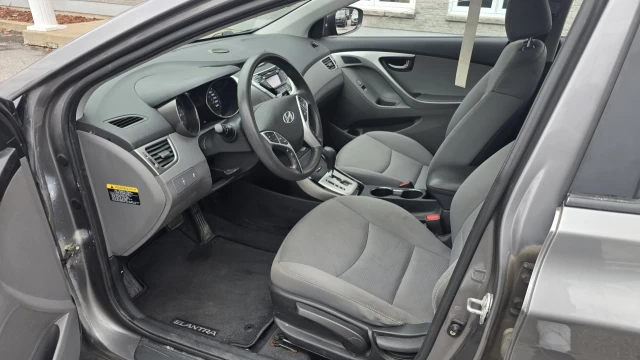 Hyundai Elantra GL 2011