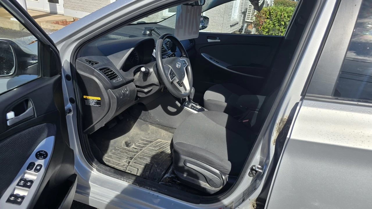 2014 Hyundai Accent GL Main Image