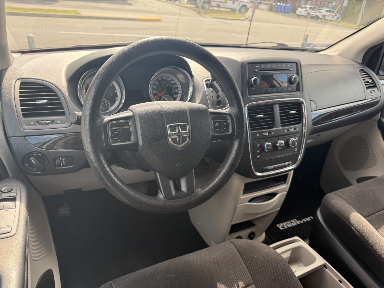 2013 Dodge Grand Caravan SE Main Image