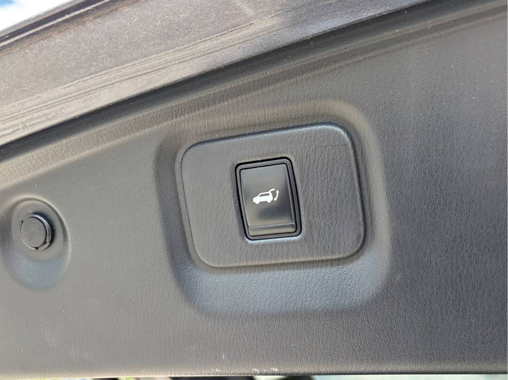 2014 Nissan Pathfinder S/SV/SL/Platinum Main Image