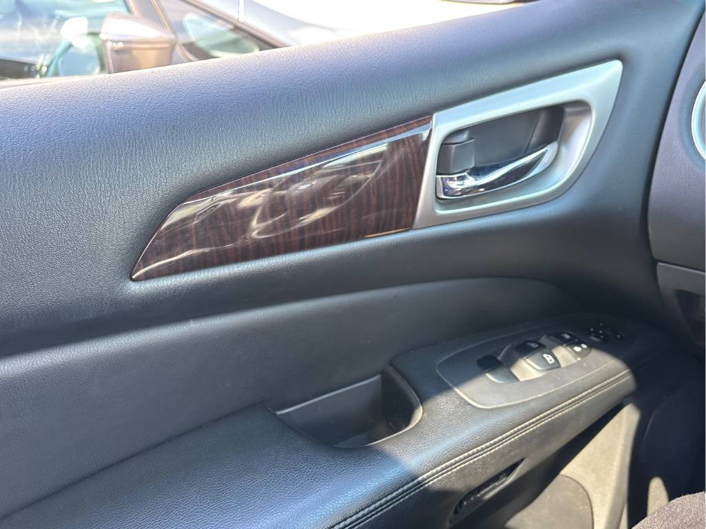 2014 Nissan Pathfinder S/SV/SL/Platinum Main Image