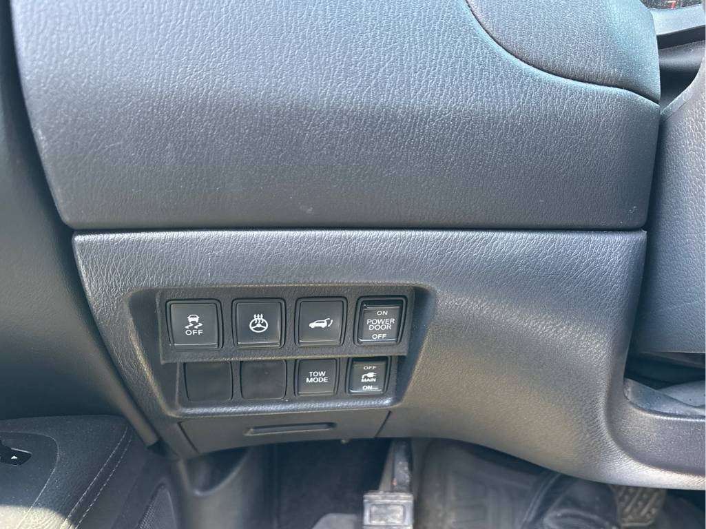 2014 Nissan Pathfinder S/SV/SL/Platinum Main Image